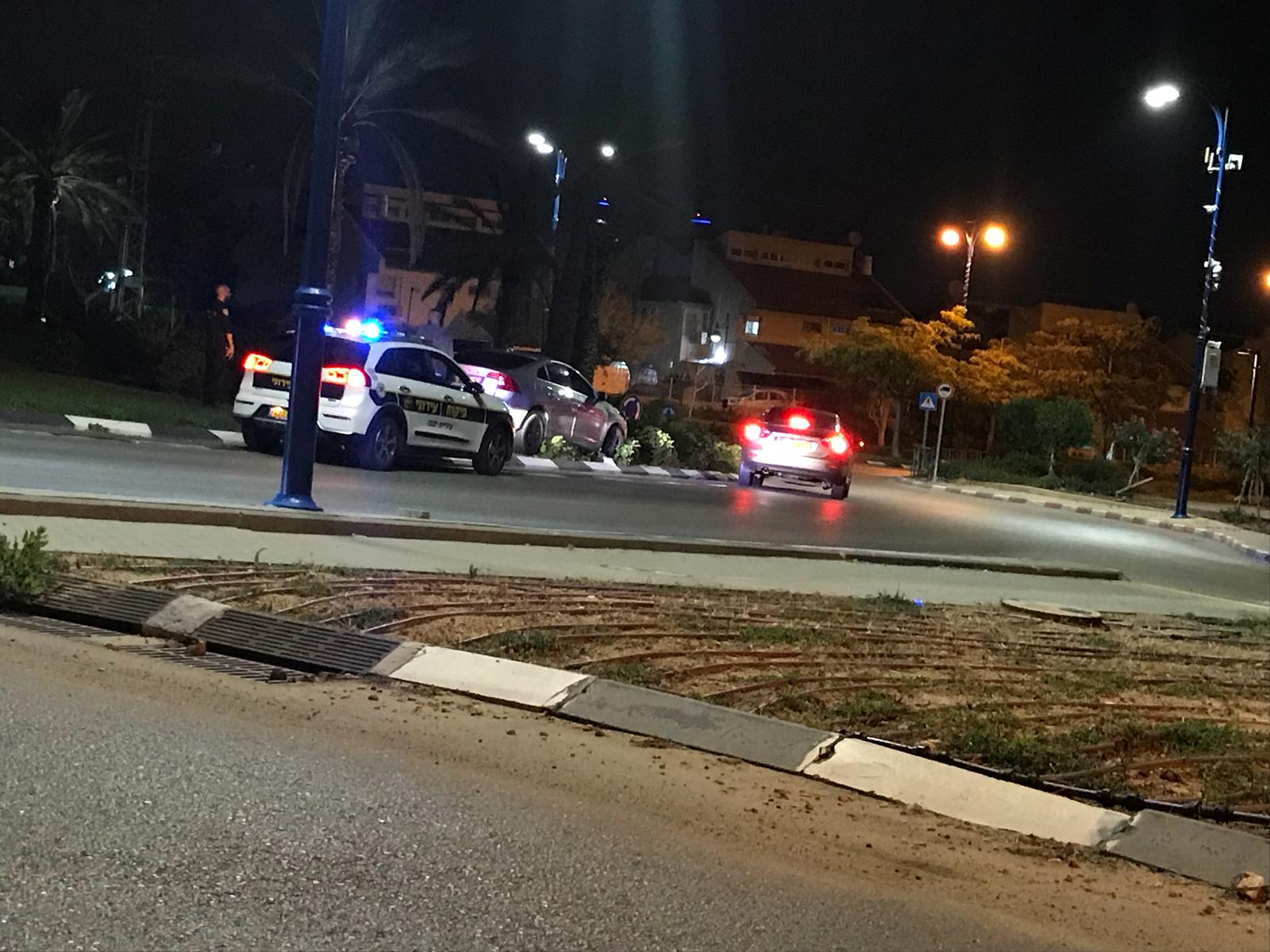 הרכב תקוע על הכיכר