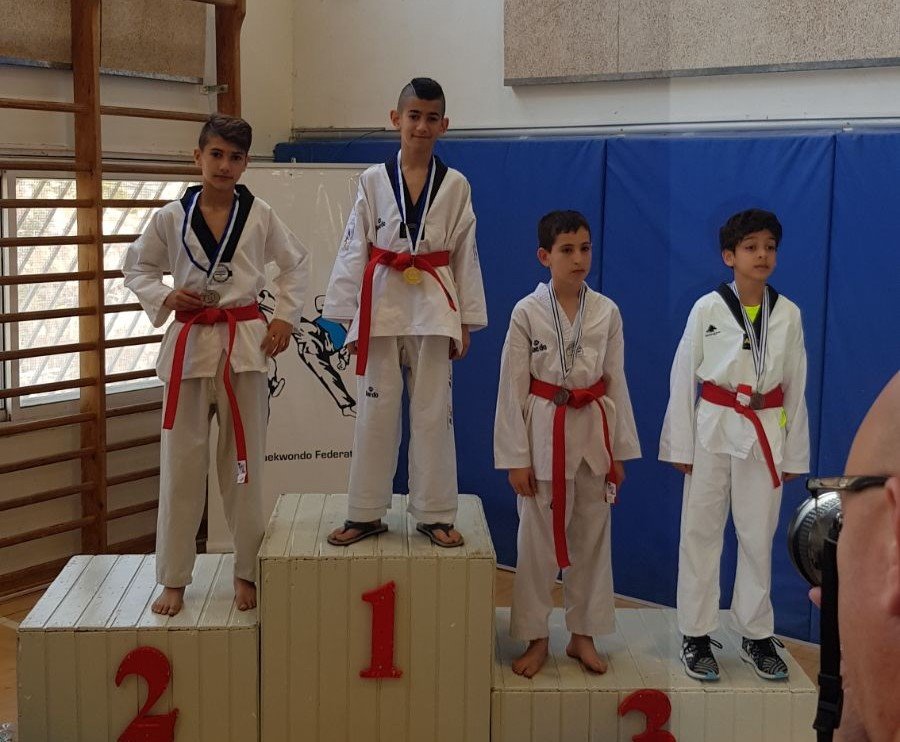 מנסור על הפודיום (פרטי)