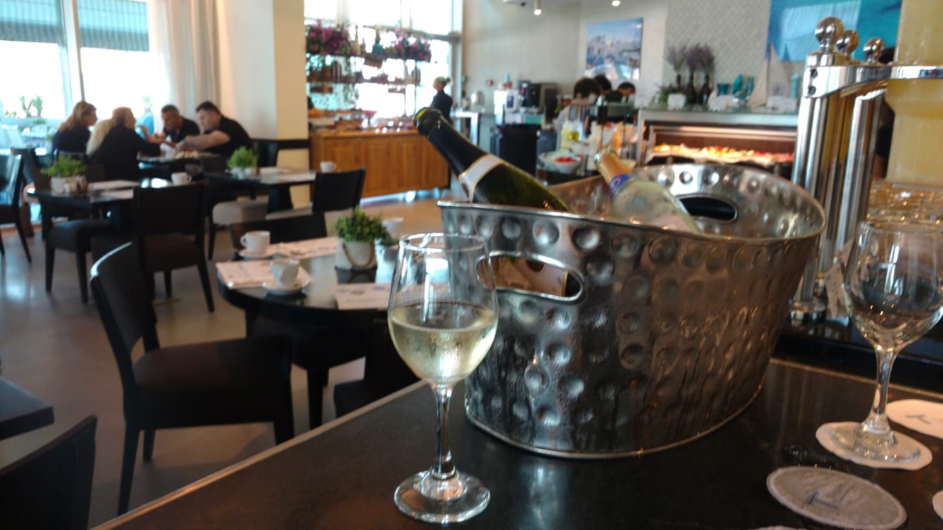 שמפניה קרה לארוחה מושלמת