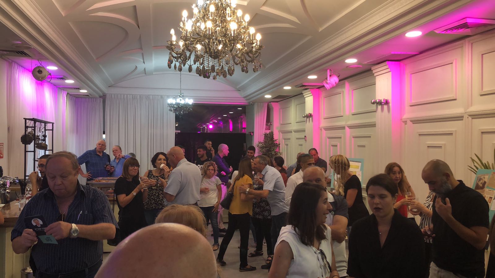 האנשים שהגיעו לכנס