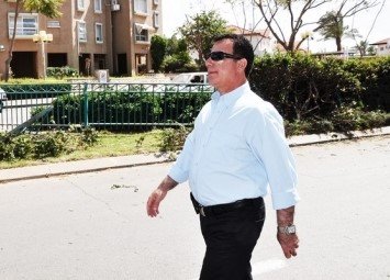 משה חזות. כרסום בכוחו של ראש העיר