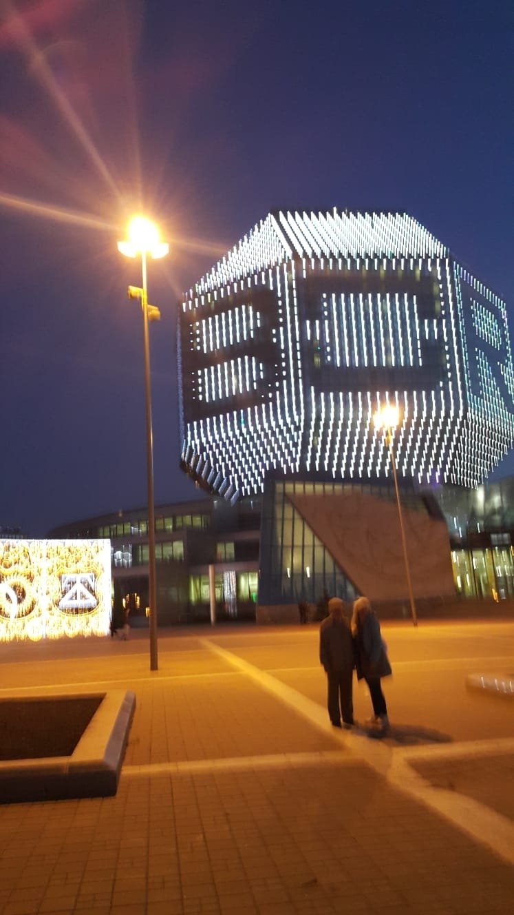 הספרייה בלילה. מיצג של אורות ותרבות