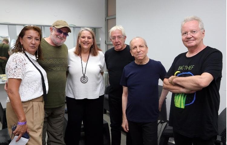 דני, גידי, אלון, אפרים וחברים ב'קפלן'