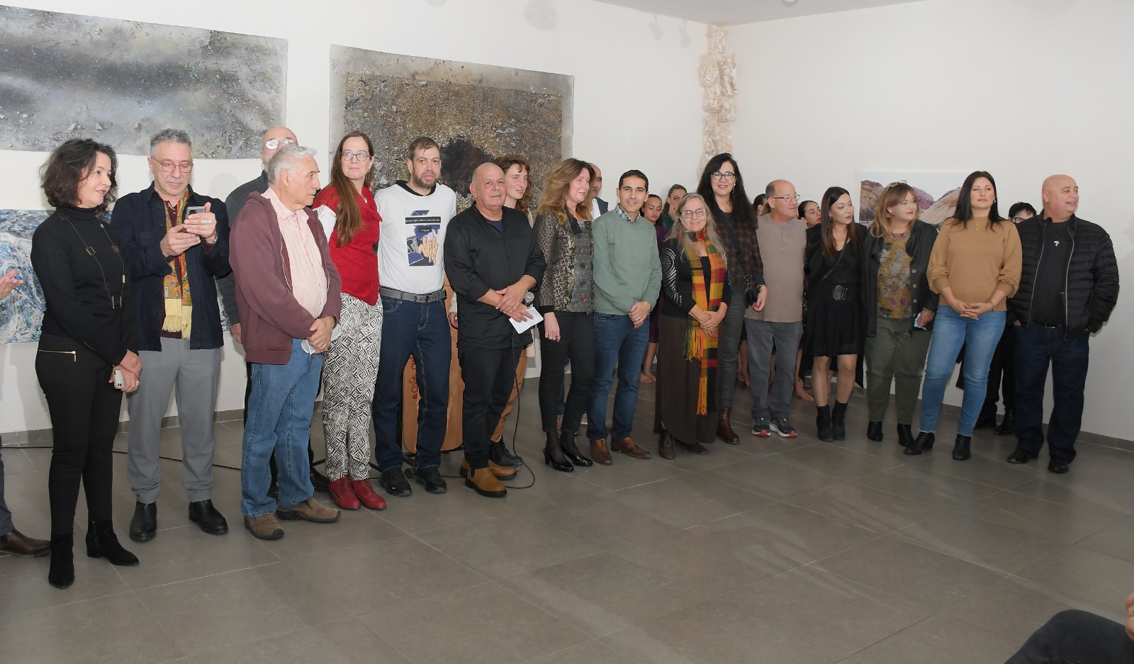 מבקרים בסדנה. צילום: עמרם כהן