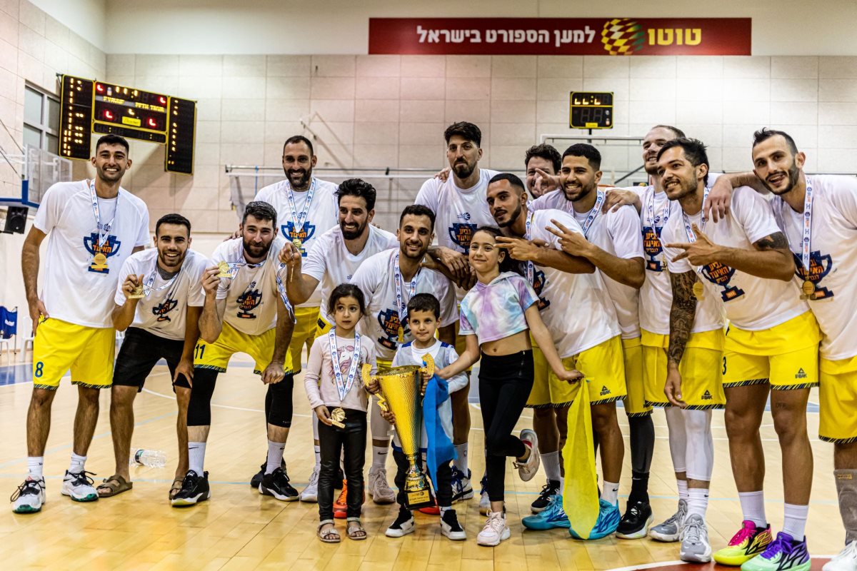 אליצור מחזיקת הגביע