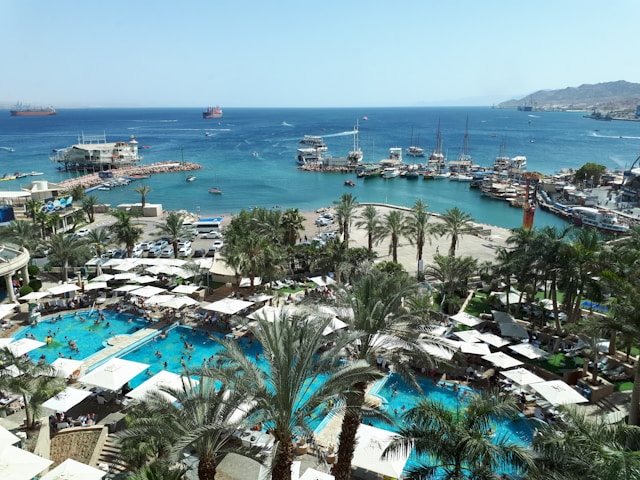 קרדיט-Photo by Boris Izmaylov on Unsplash