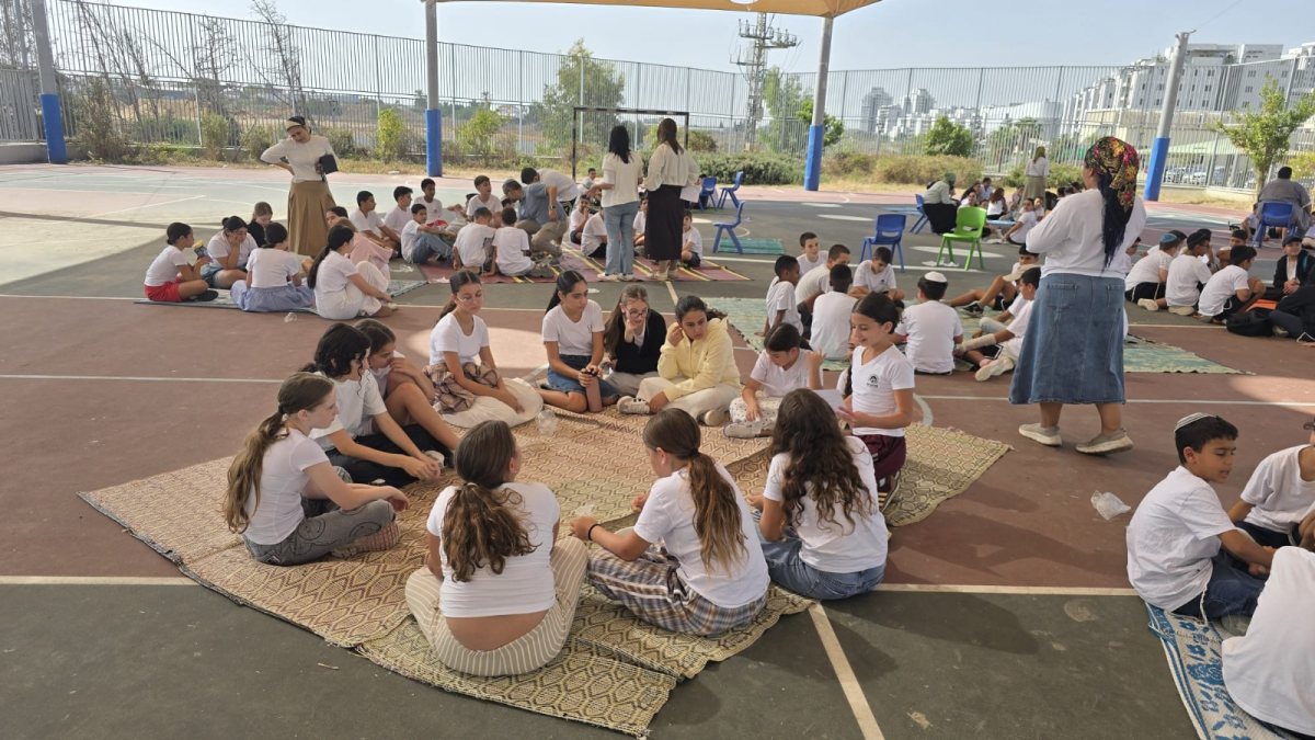 באדיבות עיריית יבנה