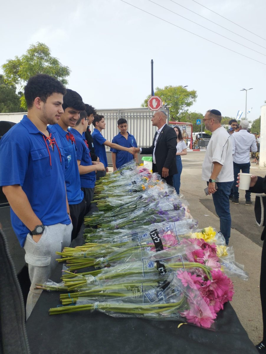 זר לנופל הנוער העובד והלומד 