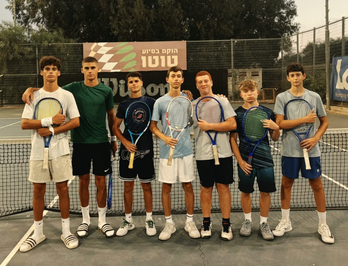 קבוצת הטניס של יבנה