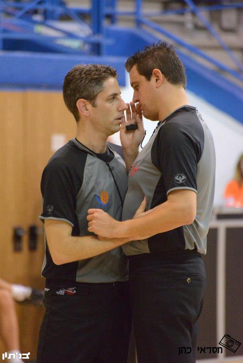 צוות השיפוט. זחוח ושחצני