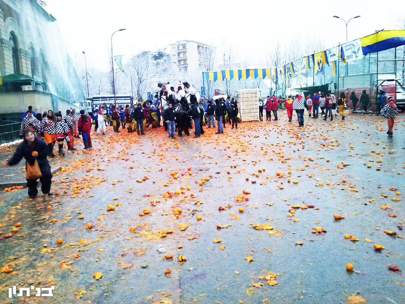 תפוזים מעוכים בסוף הקרנבל