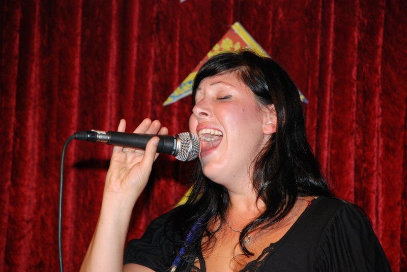 רותם בהופעה