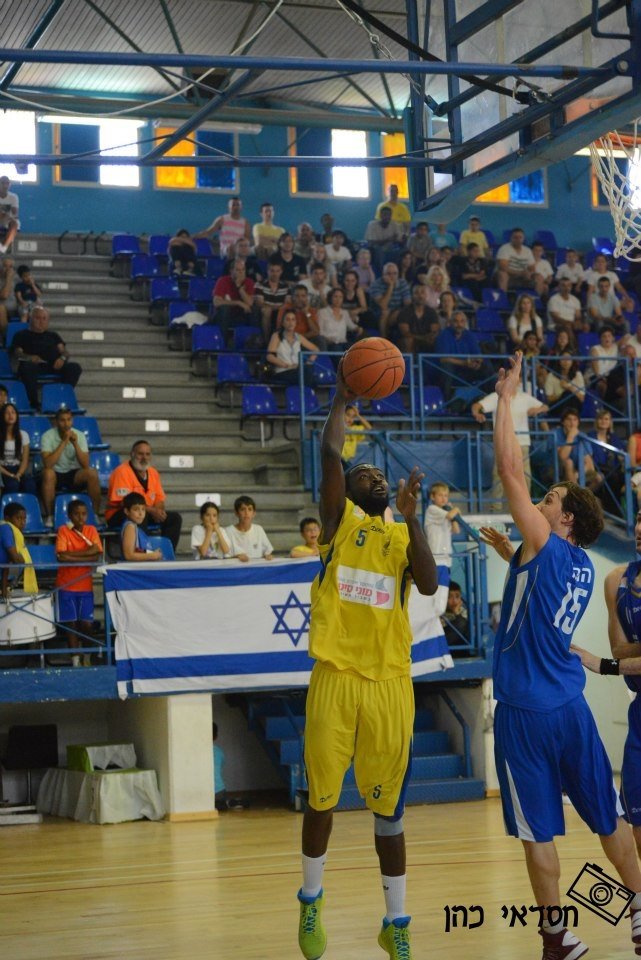 מגי. זריקה שיכלה לגמור משחק