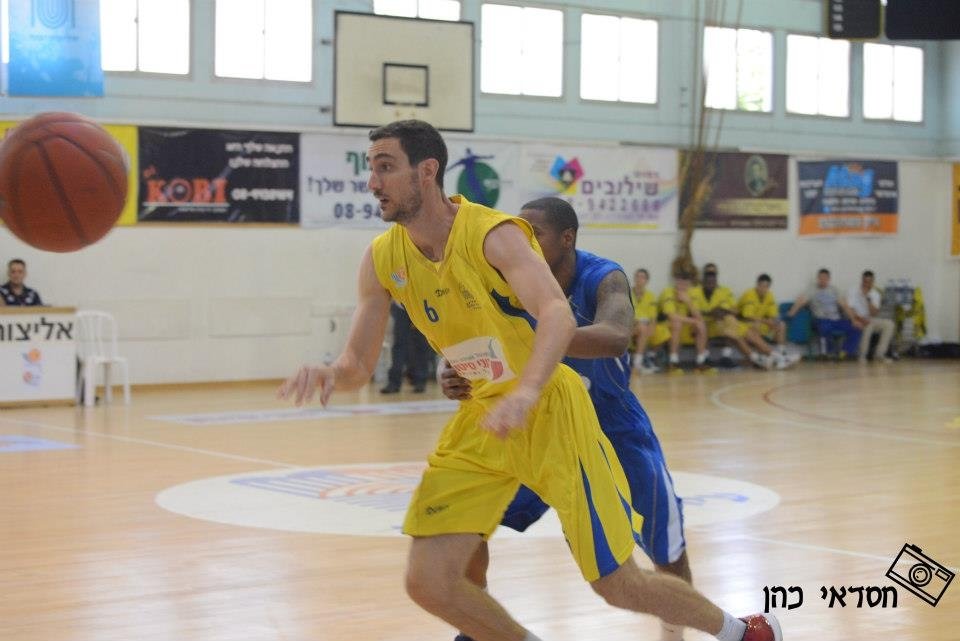 מטלון. רבע מטורף של 22 נקודות