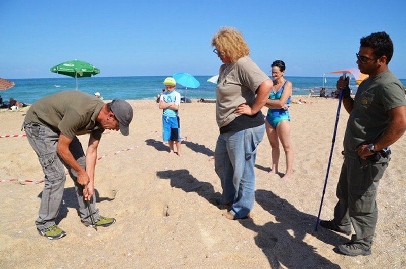מקום הטלת הביצים, חוף פלמחים שבת שעברה מקום הטלת הביצים, חוף פלמחים שבת שעברה