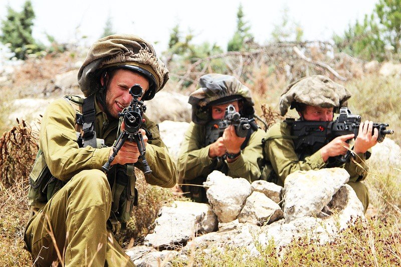 חיילי פלס''ר 7 באימון