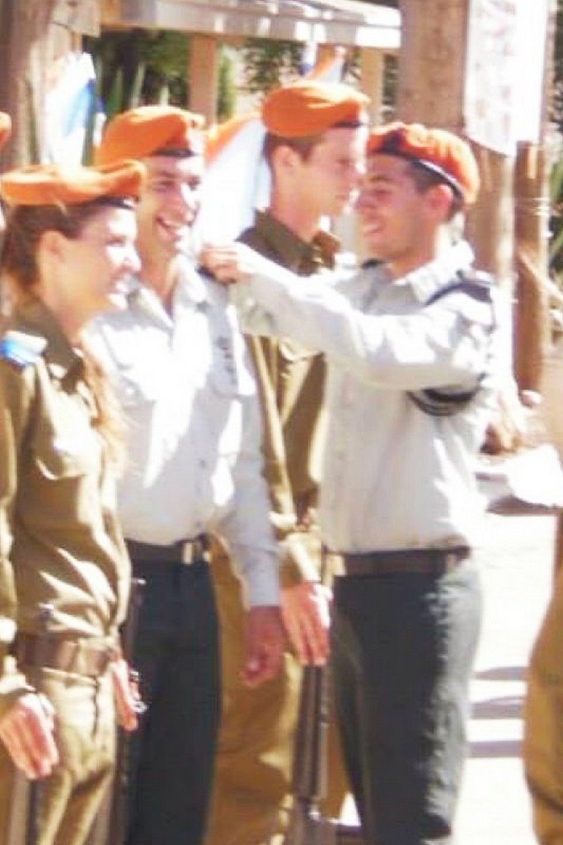 חסיד מקבל דרגות קצונה חסיד מקבל דרגות קצונה