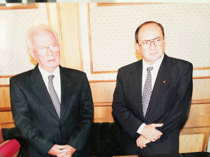 עם רבין בתקופת כהונתו כשגריר ישראל באוקראינה