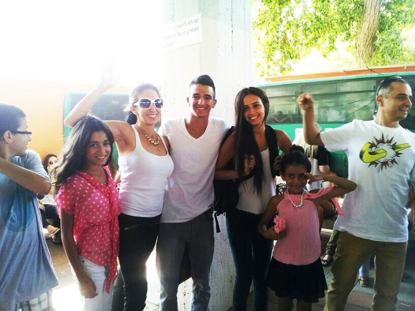 משפחת וזאני ביום הגיוס של האחות הגדולה