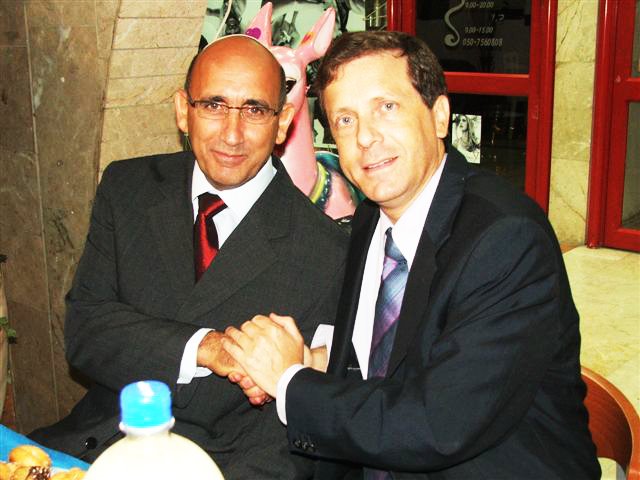 עם שר השיכון לשעבר בוז'י הרצוג