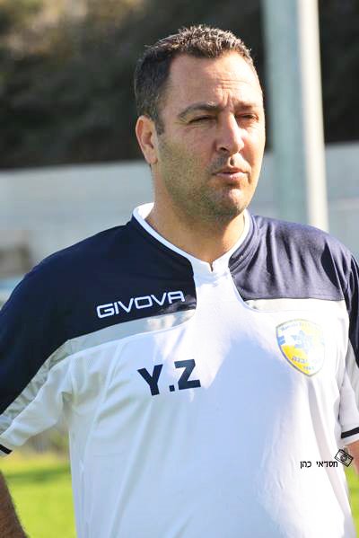 יוסי זוזוט. רוצה לראות יציעים מלאים