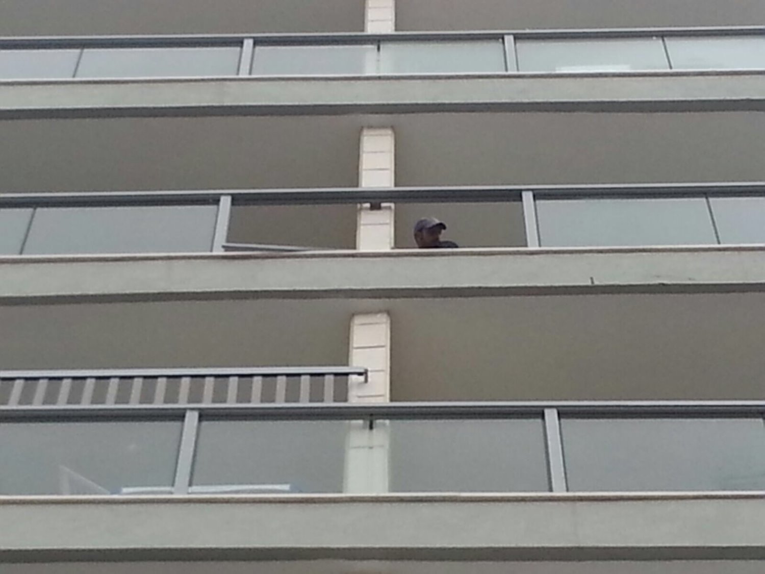 מרפסת הדירה בקומה 5 מרפסת הדירה בקומה 5