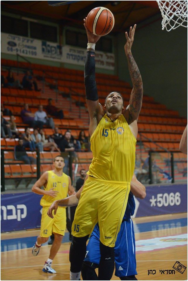 גסטון. למרות משחק בינוני סיים עם דאבל דאבל