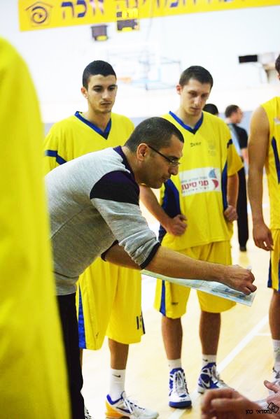 כהן וחניכיו. שינוי גישה (צילום: חסדאי כהן)