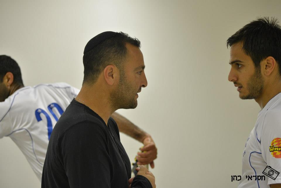 זוזוט מדריך את תימור. להמשיך בשיטה