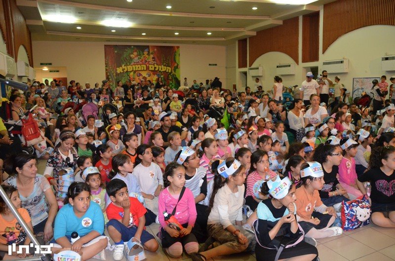 &quot;התהלוכה&quot; ה-28 של בית חב&quot;ד יבנה