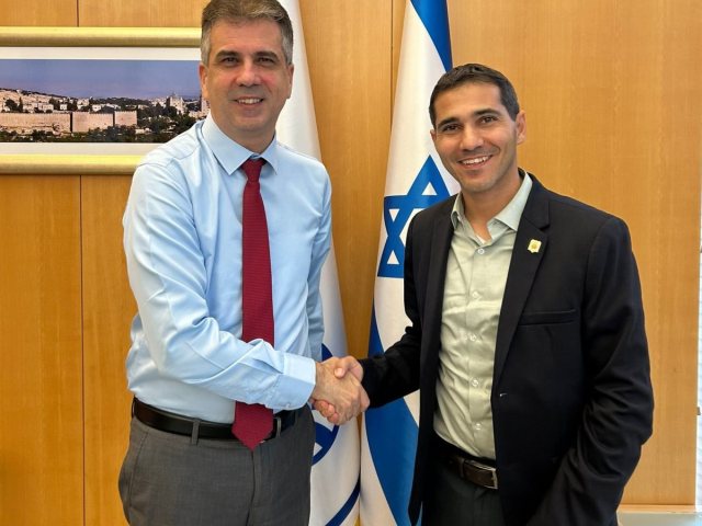 גבאי במשרד החוץ