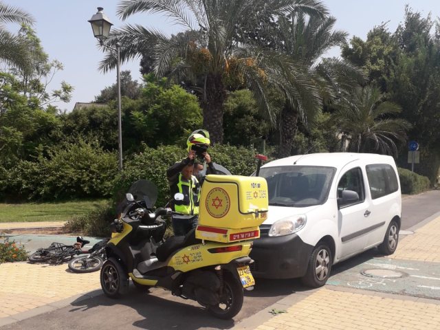 רוכב אופניים נפגע ופונה לביה"ח קפלן