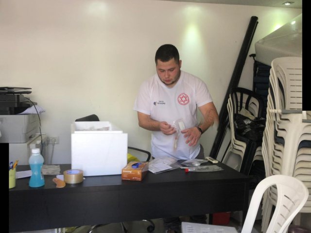 נציג מד"א בבדיקות בגן