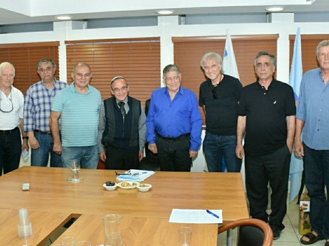מתנדבי פרויקט צהלה (עיריית יבנה)