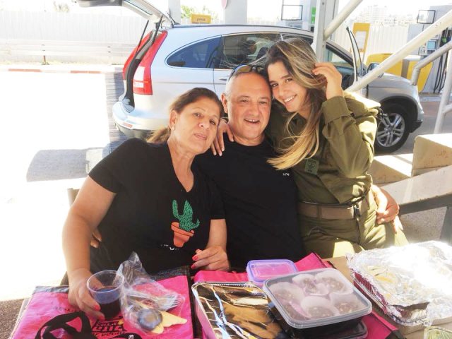 אליעזר אלמילך ומשפחתו