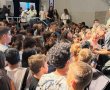 סולד אאוט: 250 בני ובנות נוער בסטנדאפ עם “אנטולי” מ”קופה ראשית”