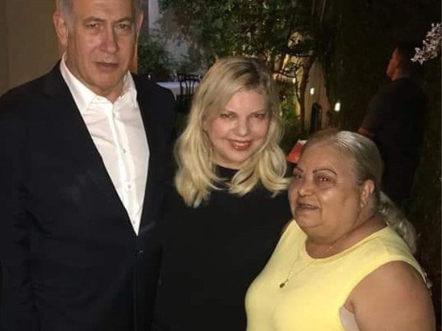 ינצח, וישלוט. מדר עם בני הזוג נתניהו