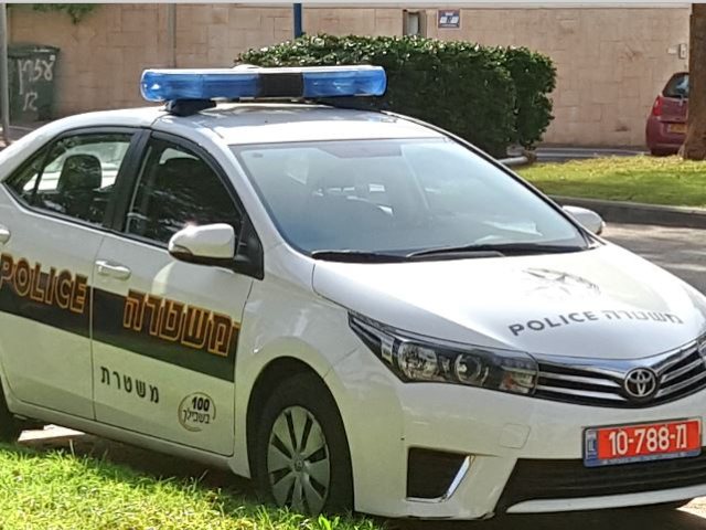 ניידת משטרה (צילום: לירן טטרו)