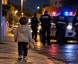 דרמה הלילה ביבנה: פעוט אותר משוטט לבדו ברחוב - לאחר שעות של חיפושים אותרה משפחתו