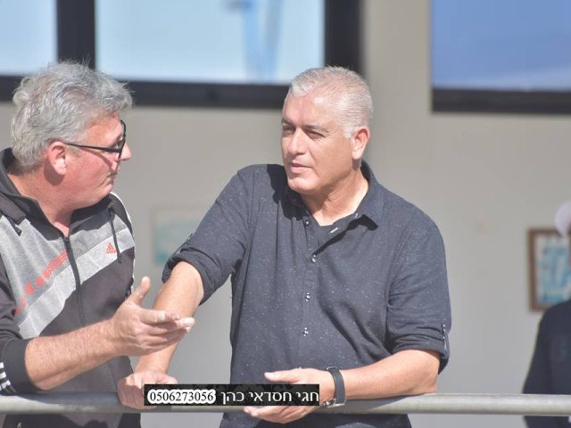 פיני עייש - עוד מאמין בקבוצה