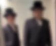 מזעזע: עיתונאית חדשות 12 לועגת לנערים חסידיים שבאו לאסוף כסף להכנסת כלה | צפו