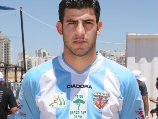 בן מוחא. יחליף את קפלן בהגנה