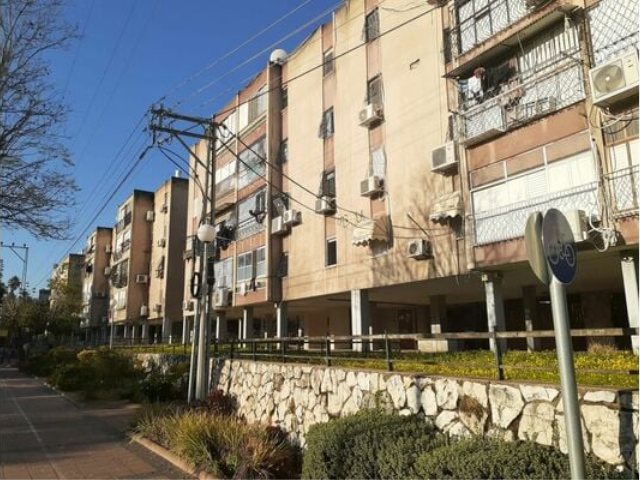 שדרות העצמאות ביבנה