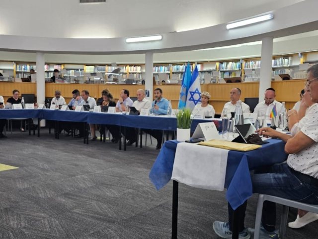 אישור תקציב העירייה במועצת העיר