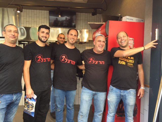 שווארמה הרצל למען נזקקים